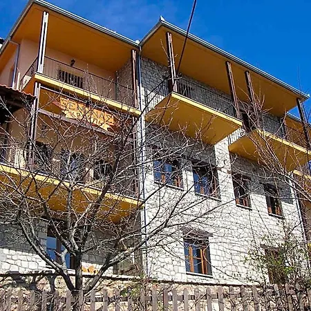فندق Kroupi Eláti