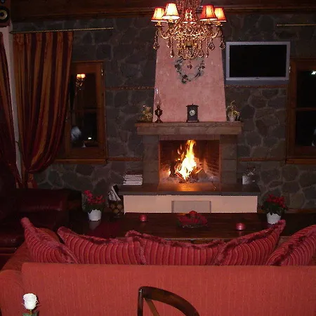 Kroupi Hotell 2*